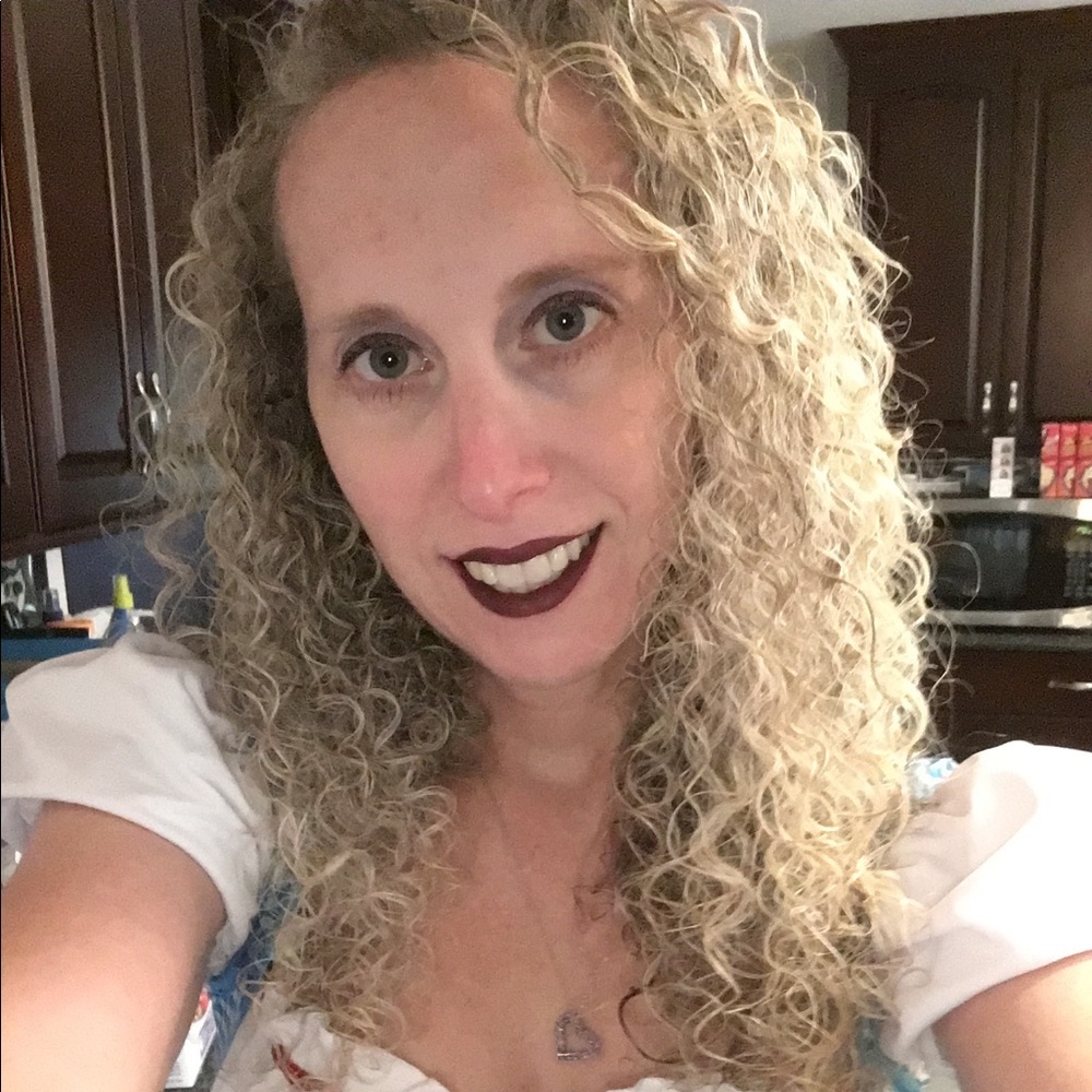 Meet your Posher, Shari